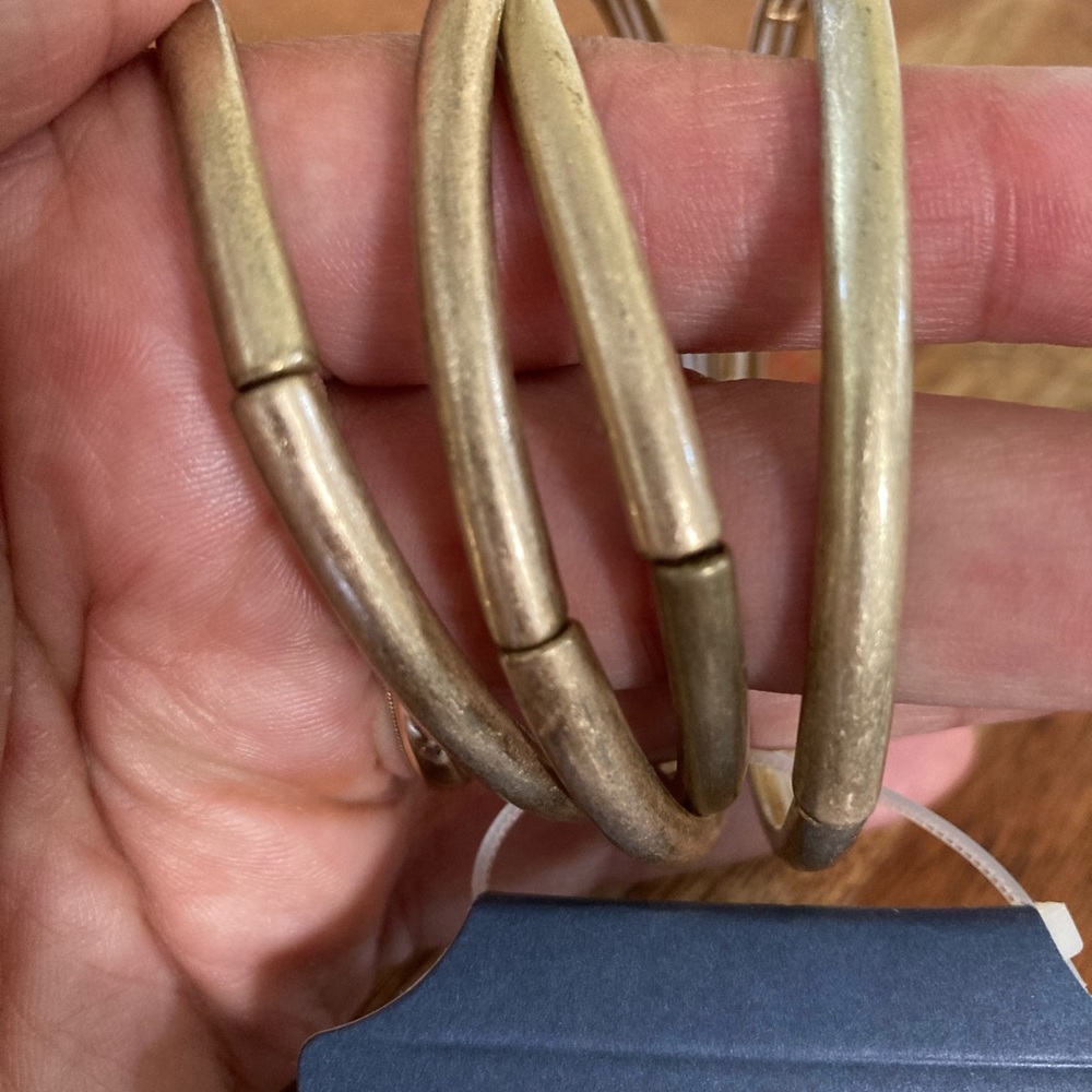 Multiple bracelets - Picture 4 of 6